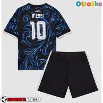 Otroške Nogometnih dresov Argentina Lionel Messi #10 Gostujoči SP 2026 Kratki rokavi (+ hlače)